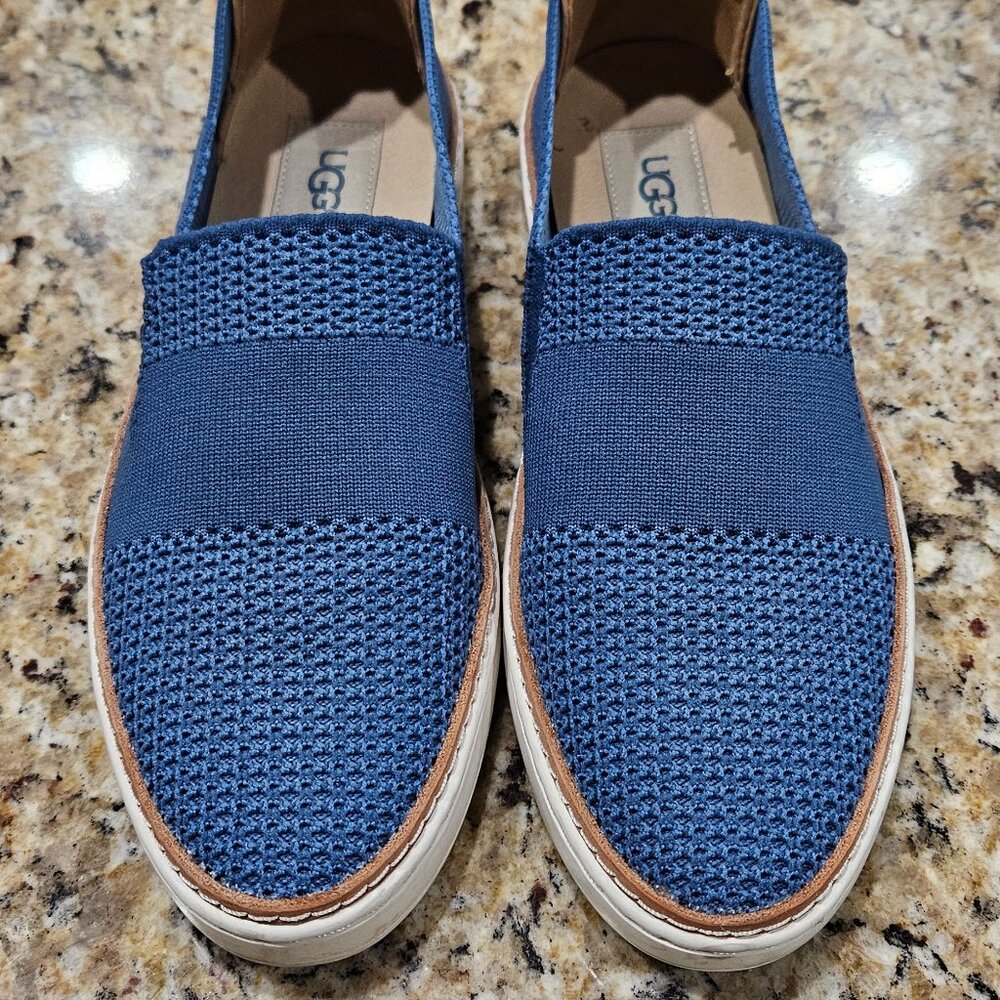 Ugg Blue Weave Women’s Slip On Shoes Size 8.5 Great condition